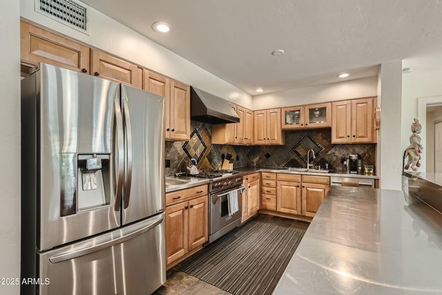 1527 E EL CAMINO Drive, Phoenix, AZ 85020