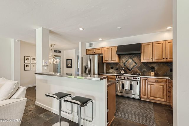 1527 E EL CAMINO Drive, Phoenix, AZ 85020