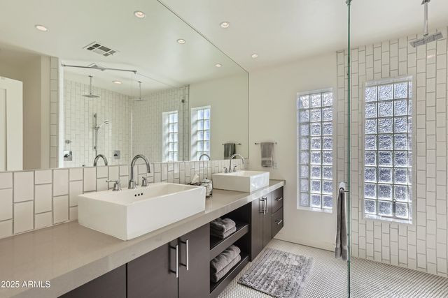 1527 E EL CAMINO Drive, Phoenix, AZ 85020