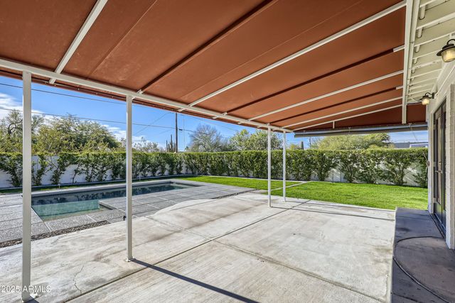 1527 E EL CAMINO Drive, Phoenix, AZ 85020