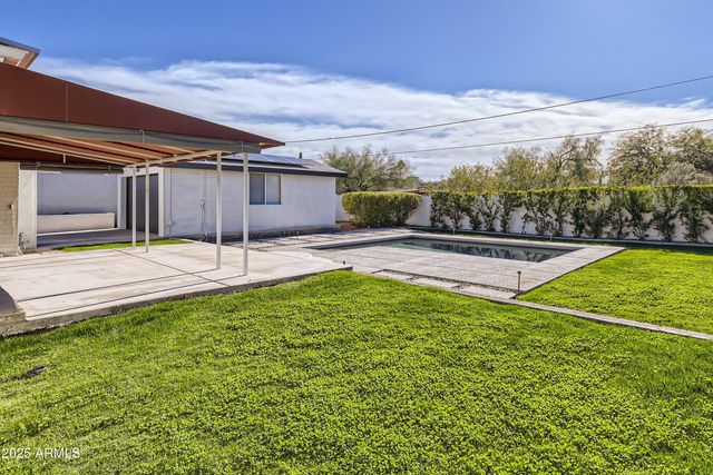 1527 E EL CAMINO Drive, Phoenix, AZ 85020