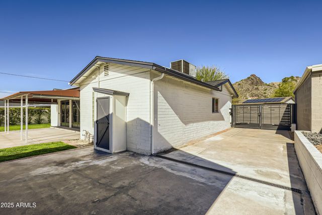 1527 E EL CAMINO Drive, Phoenix, AZ 85020