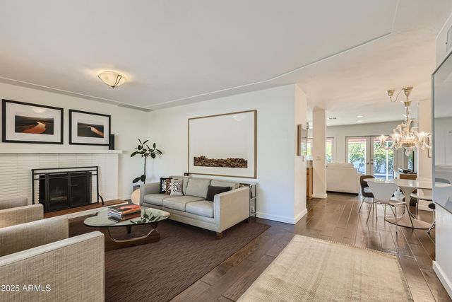 1527 E EL CAMINO Drive, Phoenix, AZ 85020