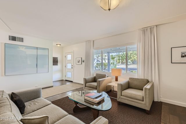 1527 E EL CAMINO Drive, Phoenix, AZ 85020