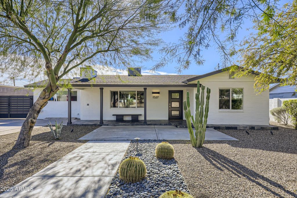 1527 E EL CAMINO Drive, Phoenix, AZ 85020