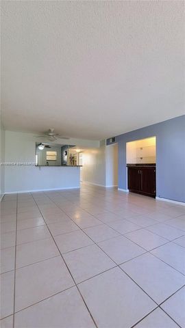 406 NW 68th Avenue 304, Plantation, FL 33317