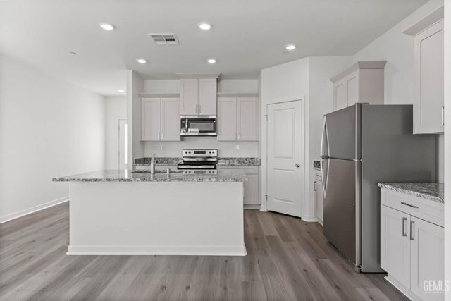 7927 Star Fruit Way, Bakersfield, CA 93313
