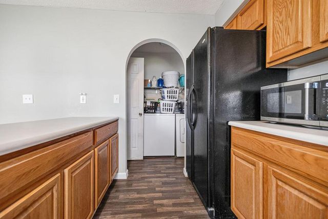 1049 Legacy Lane, Pataskala, OH 43062