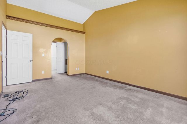 1049 Legacy Lane, Pataskala, OH 43062