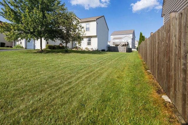1049 Legacy Lane, Pataskala, OH 43062