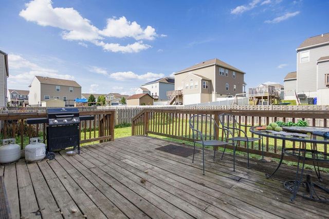 1049 Legacy Lane, Pataskala, OH 43062