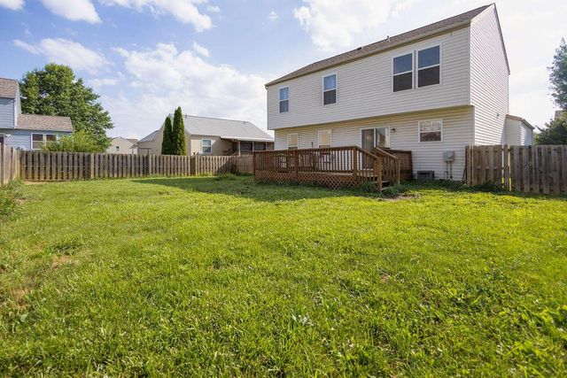 1049 Legacy Lane, Pataskala, OH 43062