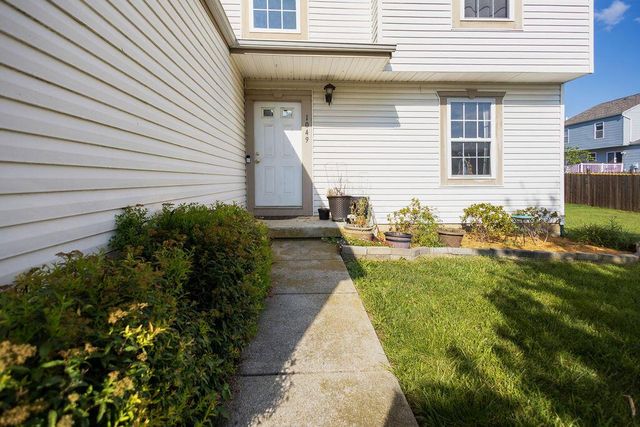 1049 Legacy Lane, Pataskala, OH 43062