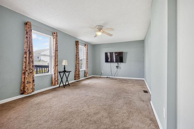1049 Legacy Lane, Pataskala, OH 43062