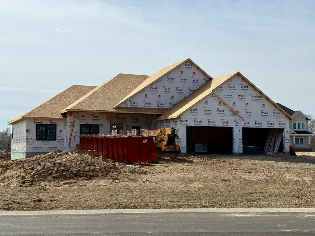 2490 179th Avenue NE, Ham Lake, MN 55304