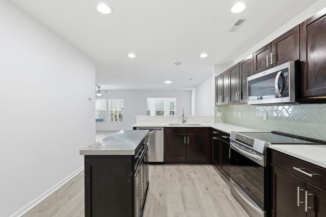 5150 Trump Street 602, North Charleston, SC 29420