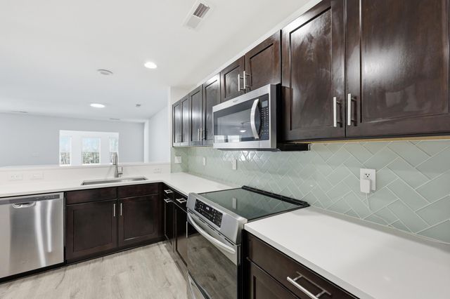 5150 Trump Street 602, North Charleston, SC 29420