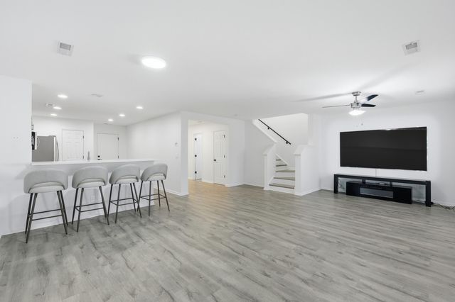 5150 Trump Street 602, North Charleston, SC 29420