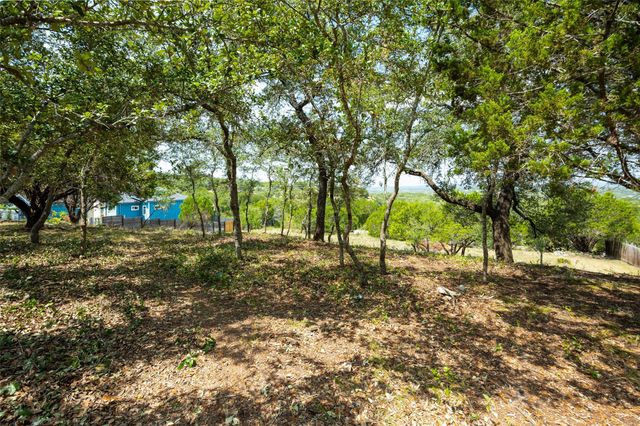912 Daviot DR, Spicewood, TX 78669