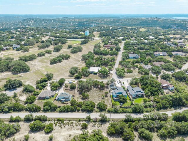 912 Daviot DR, Spicewood, TX 78669