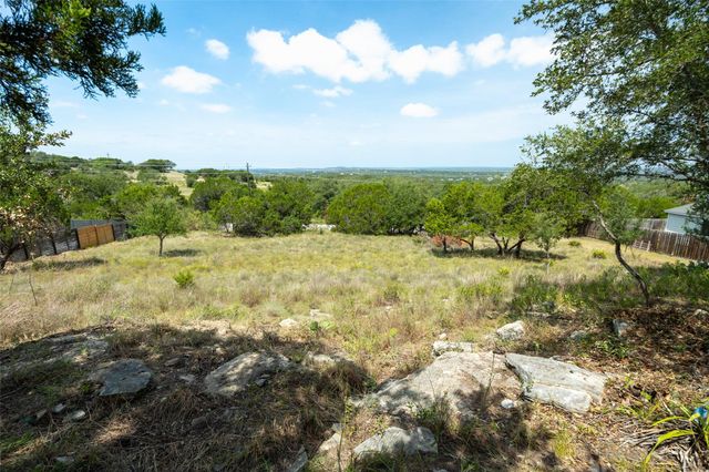 912 Daviot DR, Spicewood, TX 78669