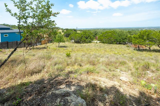 912 Daviot DR, Spicewood, TX 78669