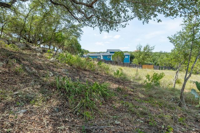 912 Daviot DR, Spicewood, TX 78669