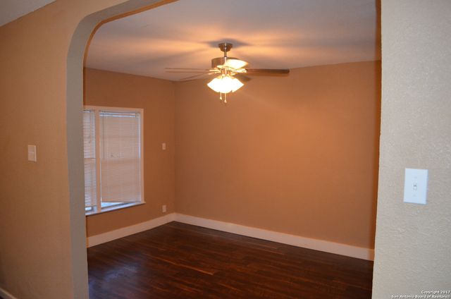 7401 Sage Oak St, Live Oak, TX 78233