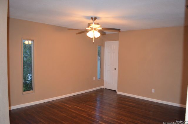 7401 Sage Oak St, Live Oak, TX 78233