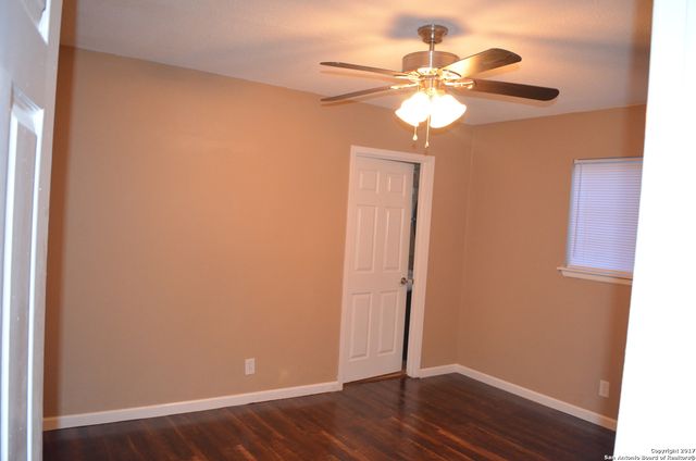 7401 Sage Oak St, Live Oak, TX 78233