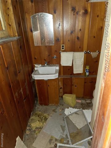 7836 Theisen Street, Dearborn, MI 48126