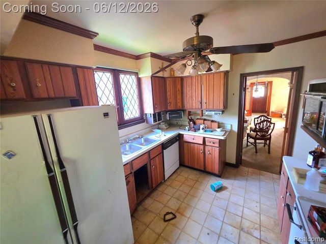 7836 Theisen Street, Dearborn, MI 48126