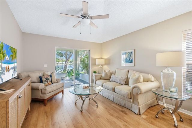 2622 12th Square SW, Vero Beach, FL 32968