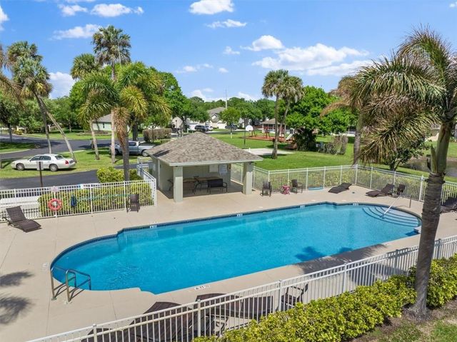 2622 12th Square SW, Vero Beach, FL 32968