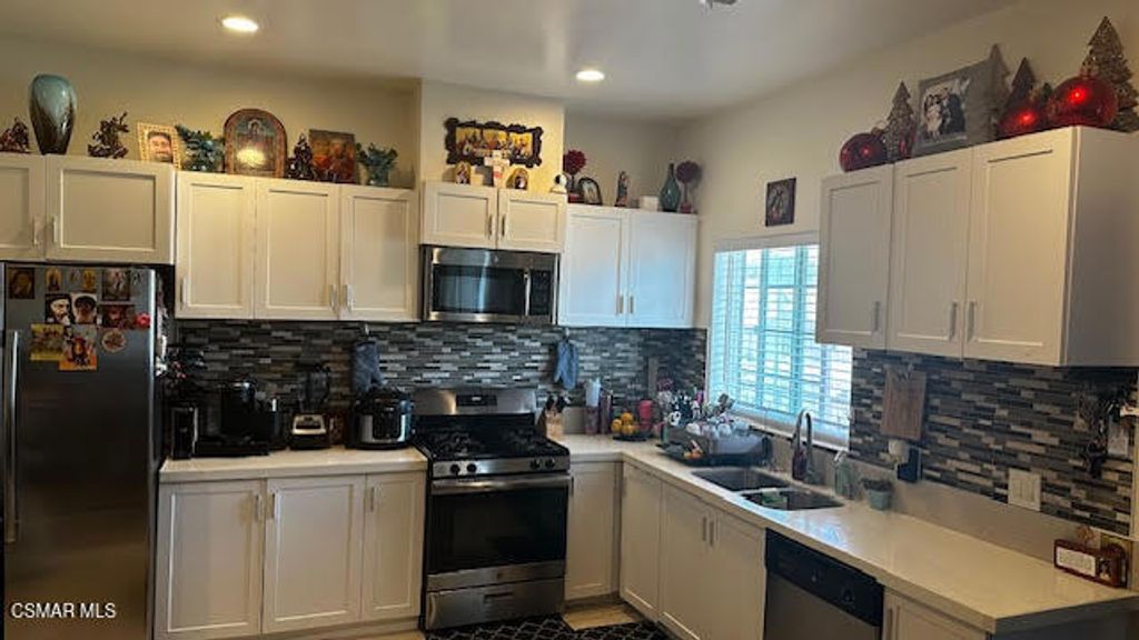 1755 Heywood Street 203, Simi Valley, CA 93065