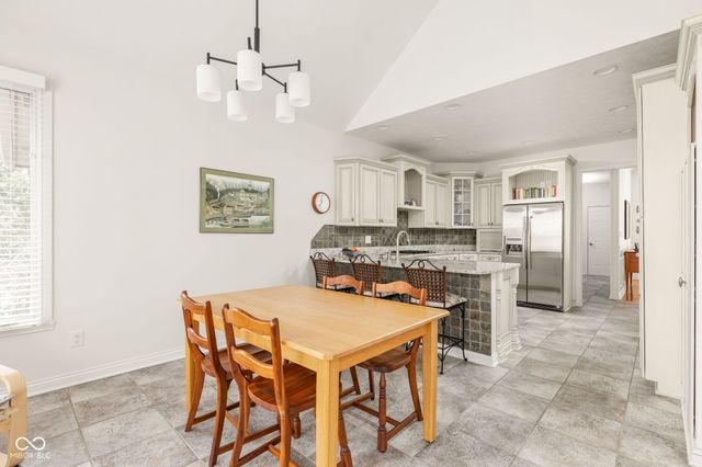 11618 Summit Circle, Zionsville, IN 46077
