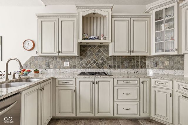 11618 Summit Circle, Zionsville, IN 46077