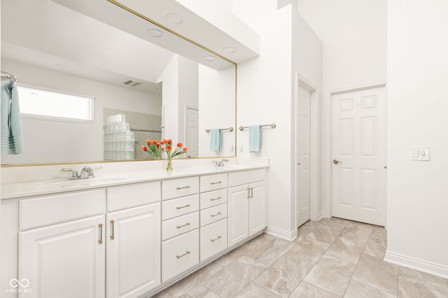 11618 Summit Circle, Zionsville, IN 46077