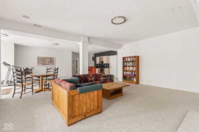 11618 Summit Circle, Zionsville, IN 46077