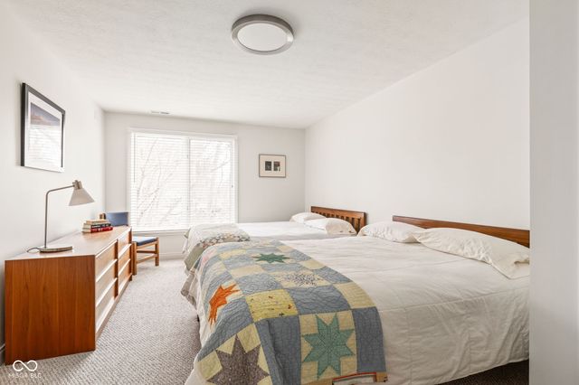 11618 Summit Circle, Zionsville, IN 46077