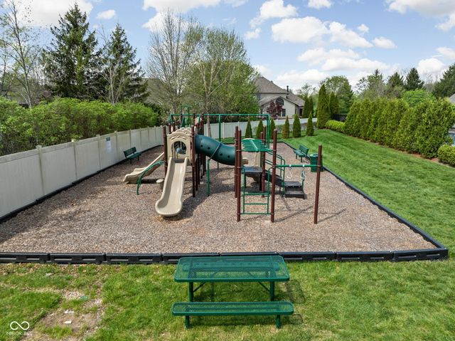 11618 Summit Circle, Zionsville, IN 46077