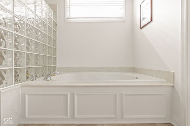 11618 Summit Circle, Zionsville, IN 46077