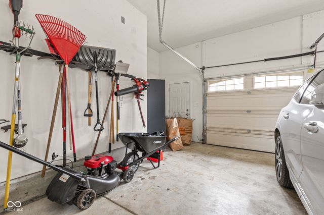 11618 Summit Circle, Zionsville, IN 46077