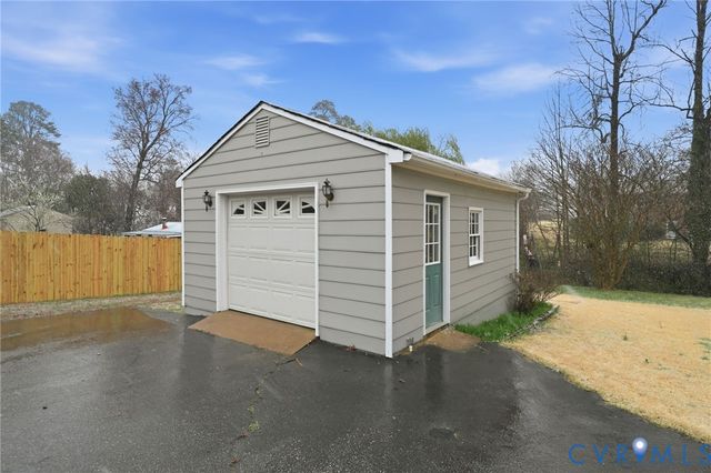 9170 Avondale Dr, Mechanicsville, VA 23116