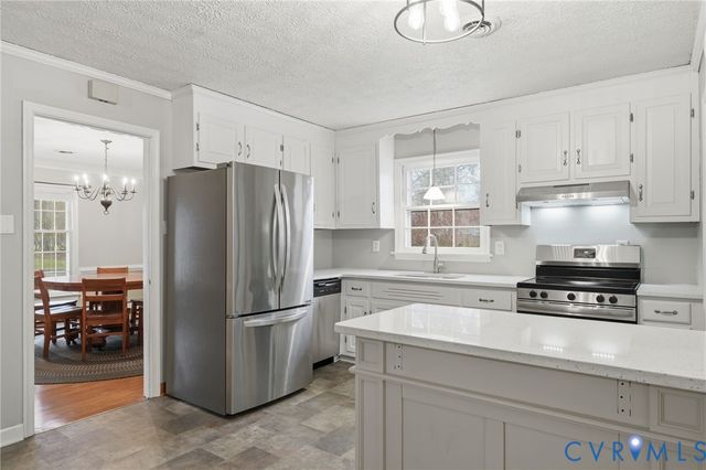 9170 Avondale Dr, Mechanicsville, VA 23116