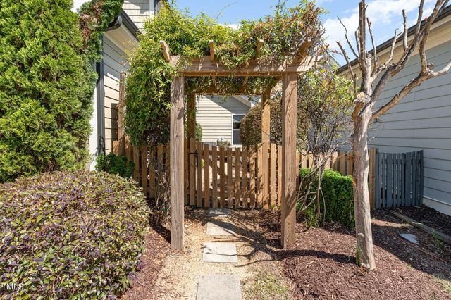 379 Tobacco Farm Way, Chapel Hill, NC 27516