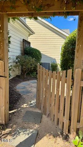 379 Tobacco Farm Way, Chapel Hill, NC 27516