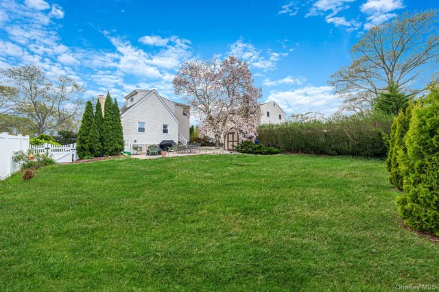 345 Ontario Street, Ronkonkoma, NY 11779