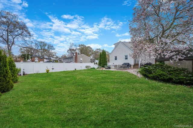 345 Ontario Street, Ronkonkoma, NY 11779