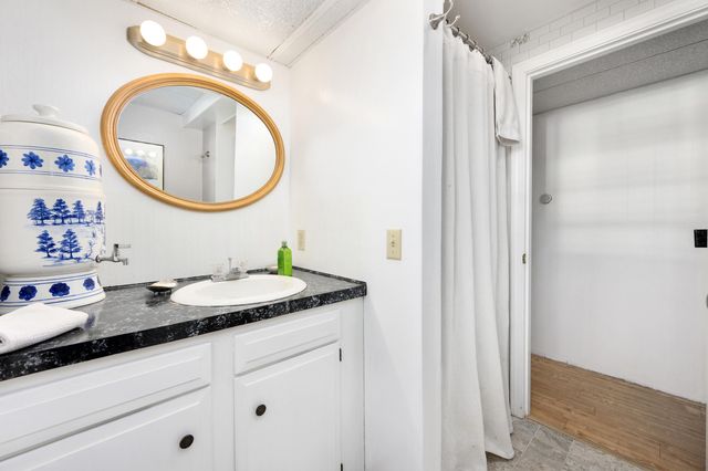 60 Linden Lane, Osterville, MA 02655